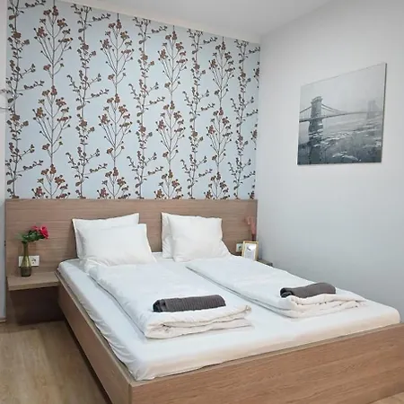 Seasons Design Βουδαπέστη
